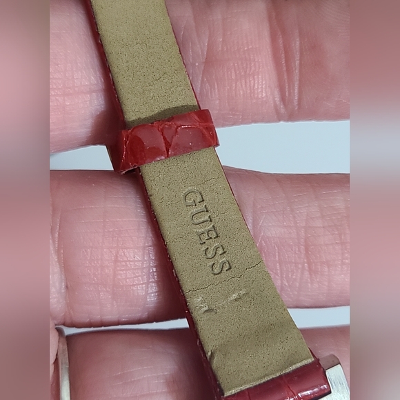Red Guess leather crocodile watch genuine leather euc - Picture 10 of 14